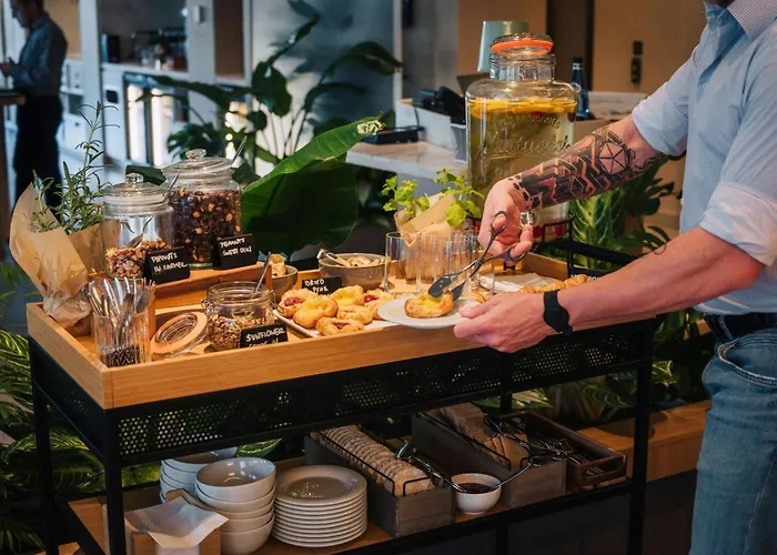 Element By Westin Hotel 3*